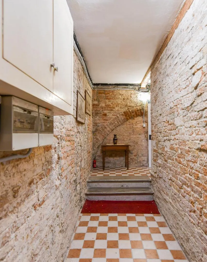 Mimosa Apartment Venedik